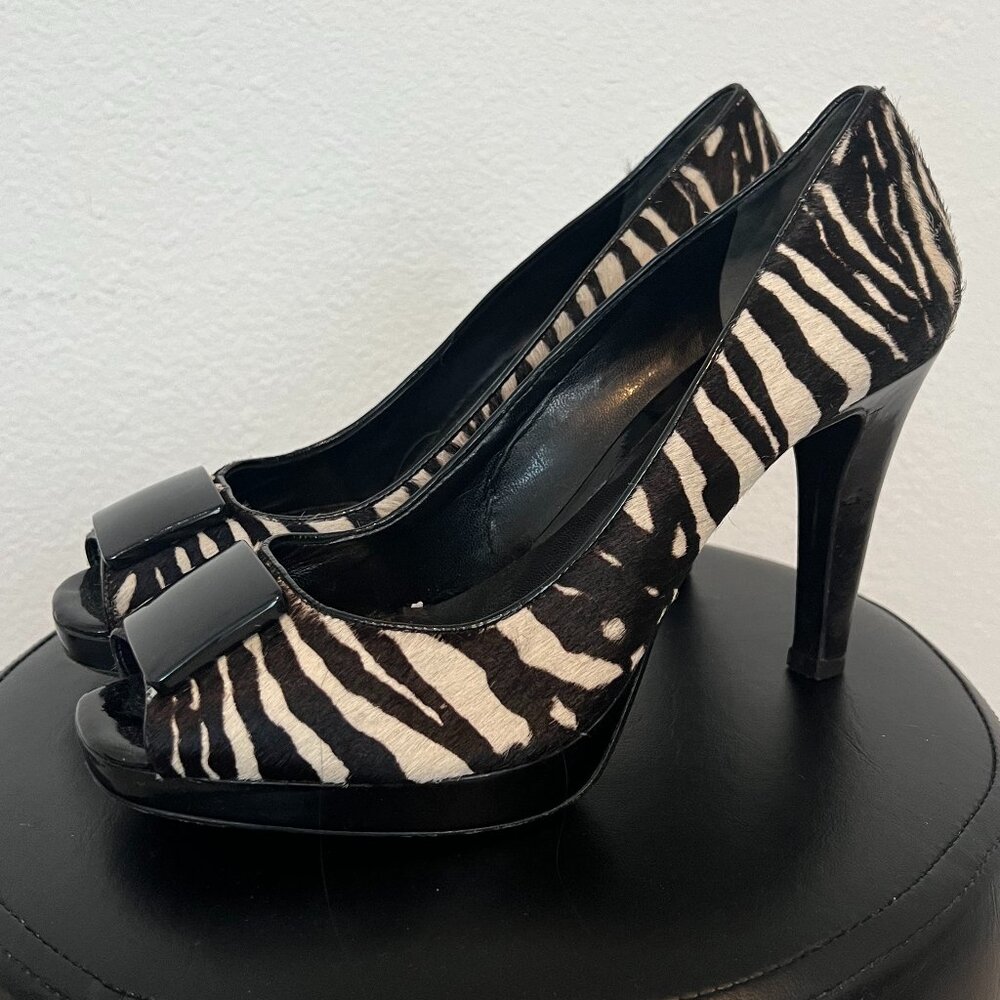 ANN TAYLOR Zebra Striped Buckle Peep Toe Textured Pump Heel Business Casual 9